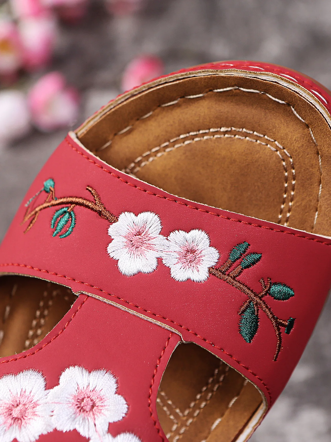 

Flower Embroidered Vintage Casual Wedges Sandals Fashion Ladies Bohemermia Platform Dress Shoes Beach Sandals Summer Shoes