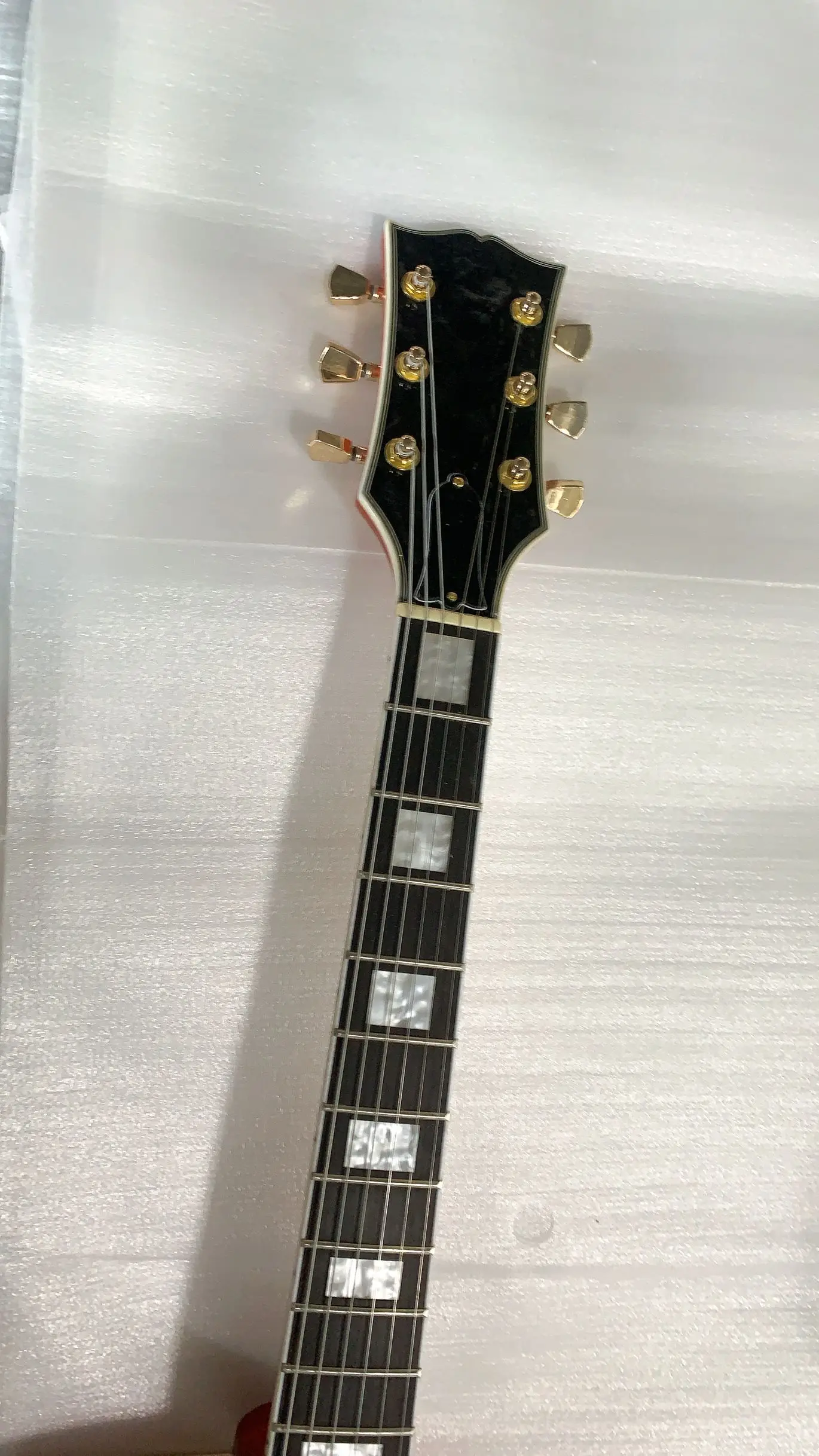 Wholesale Guitar semi-hollow jazz electric guitar F holes gold hardware one piece pickups in sunburst 20200106 | Спорт и развлечения