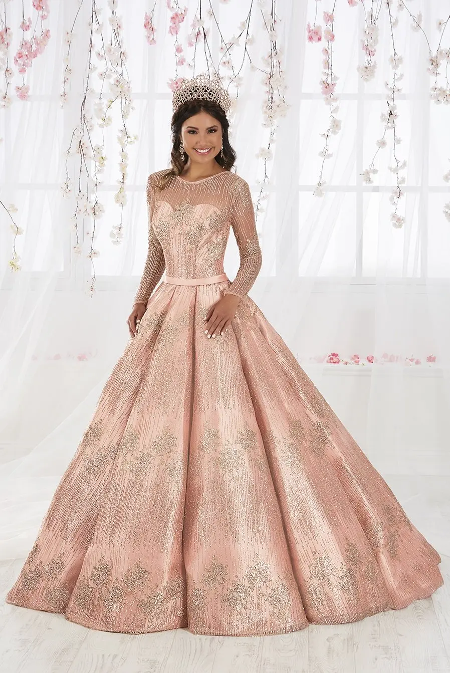 

Vintage Plus Size Cheap Quinceanera Dresses Ball Gown Scoop Long Sleeve Sequin Sashes 15 Year Old Party Dresses