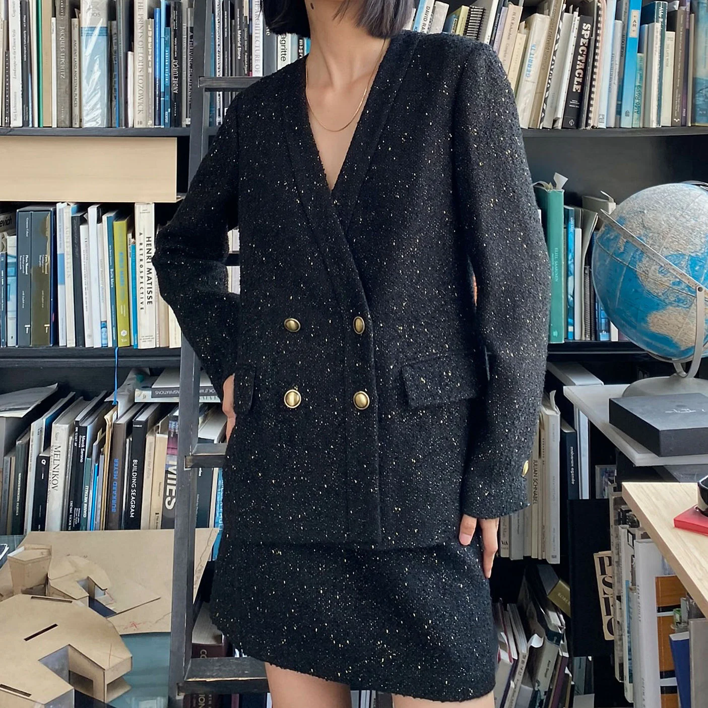 

Women Coat Black Inlaid Metal Tweed Double-breasted V-neck Simple and Fashionable Jacket Women