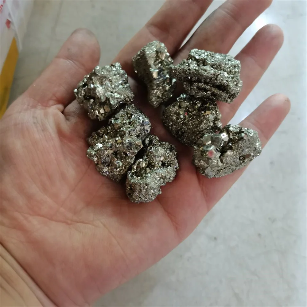 Натуральный медный колчедан минеральный образец хрустальные камни халкопирита