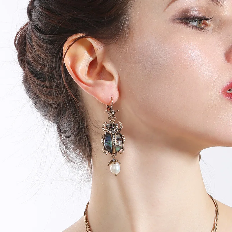 

Retro European and American style ladybug earrings female personality wild earrings fashion cross-border explosion jewelry