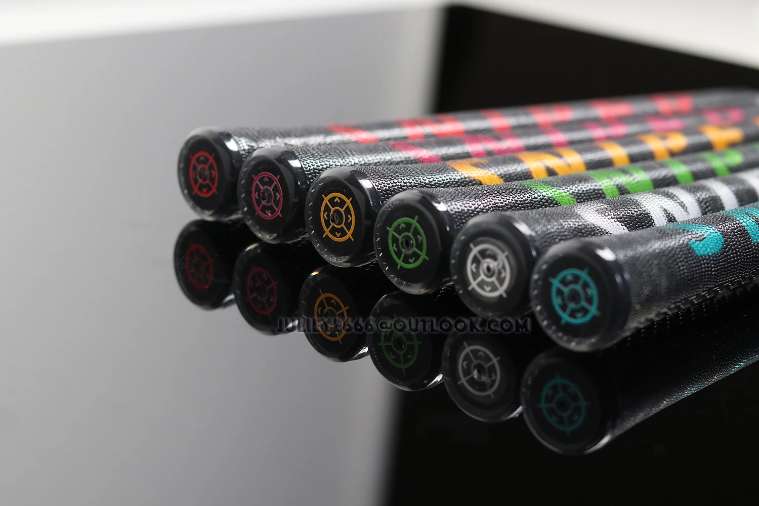 

Men's New Golf Grips 13pcs/Lot Crystal Standard Transparent Golf Club Grip For Wood And Irons Black Colors