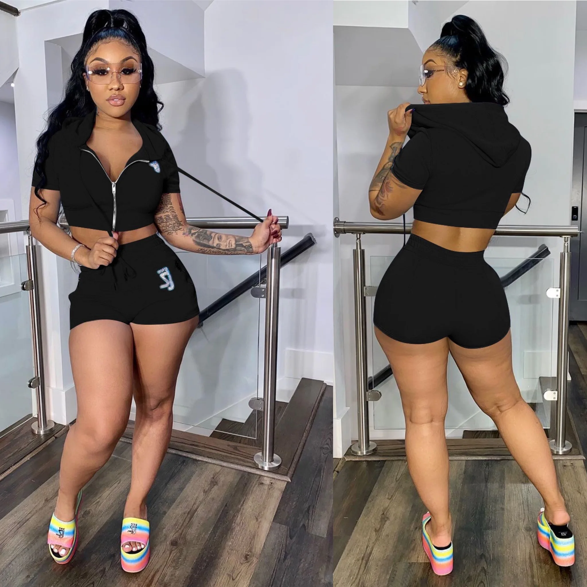 Костюм спортивный из двух предметов: свитшот и велосипедные шорты | Женская