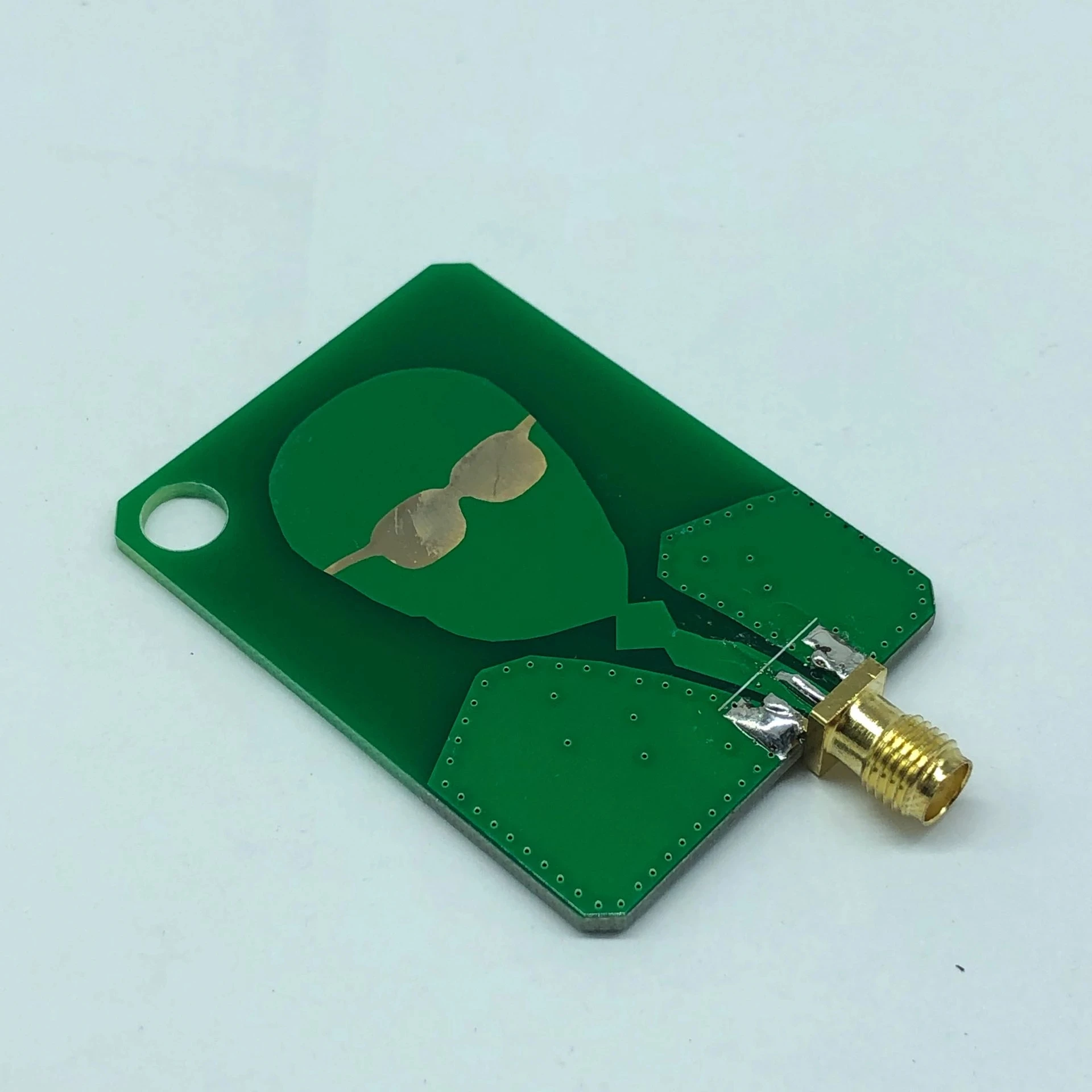 

Deepace UWB+1 plus 2.4 GHz-7 GHz Broadband Omnidirectional Antenna