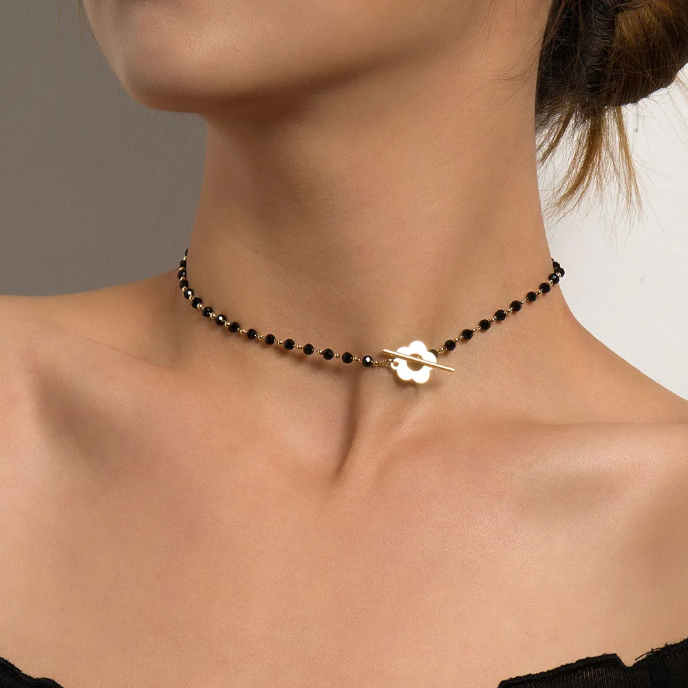 

Fashion Black Crystal Bead Clavicle Necklace Simple Buckle Short Flower Necklace for Women Bohemian Female Jewelry