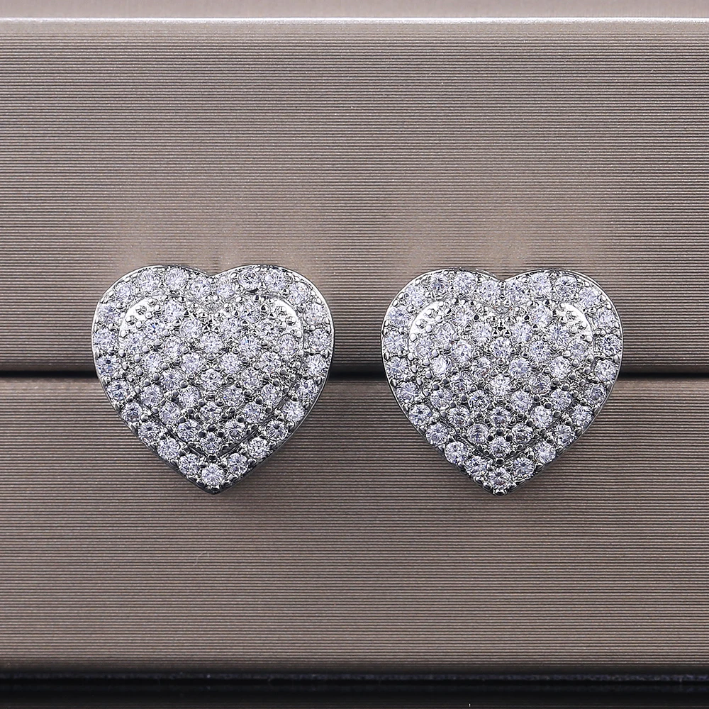 

Huitan Klassieke Ontwerp Dazzling Heart Stud Oorbellen Voor Vrouwen Hoge Kwaliteit Romantische Vrouwelijke Accessoires Timeless