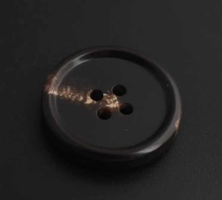 15mm-30mm 50pcs Four-eye coat windbreaker decorative pattern resin buttons | Дом и сад