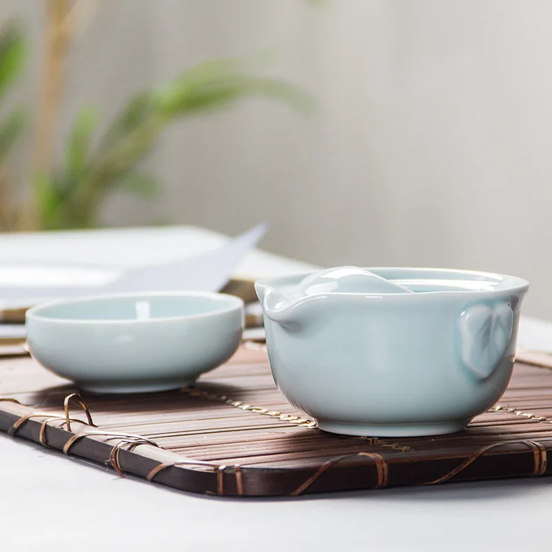 High Quality Elegant Gaiwan Tea Set celadon 3d Carp Kung Fu Include 1 Teapot Teacup beautiful And Easy Kettle. |