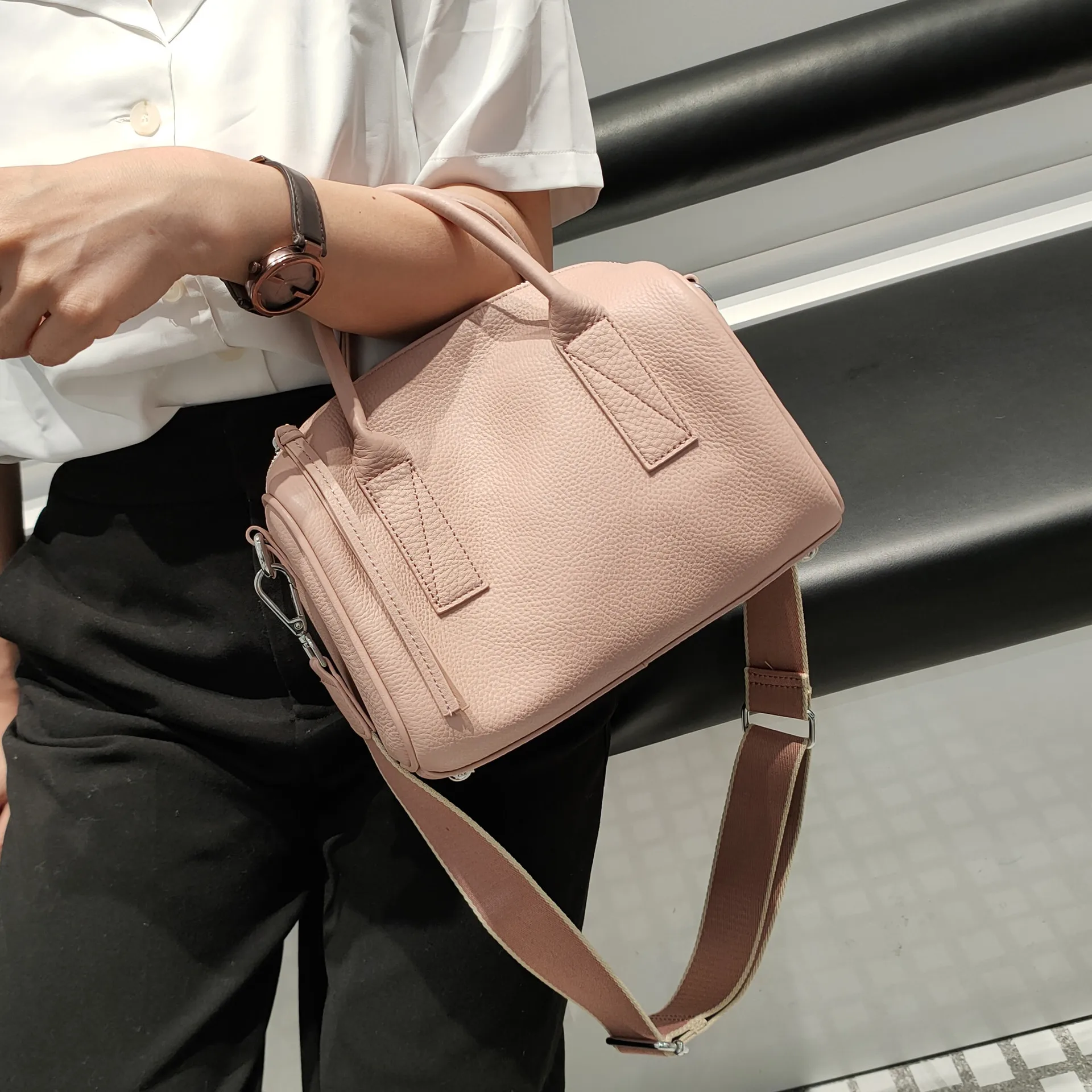 

Fashion Genuine Leather Cross Body Shoulder Bag Comutter Bags Casual Tote Bag for Women