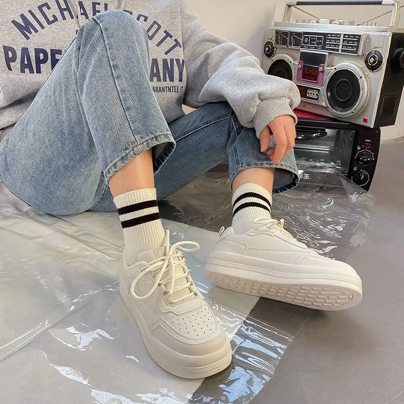 

Womens White Shoes New Arrival Fashion Platform Casual Shoes Woman Outdoor Soft Comfortable Sneakers Size 40 Zapatos De Mujer