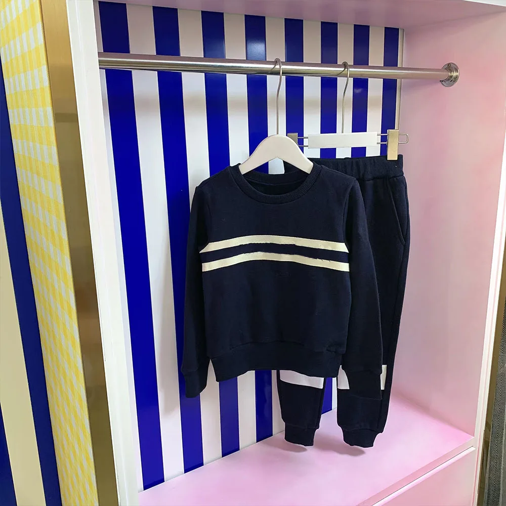 

Высококачественный комплект из двух предметов с вышивкой и надписью для мальчиков, зима 2021, модный топ, свитер с брюками, детская одежда