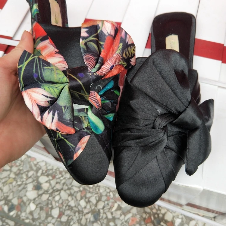 

Womens Flats Mule Leisure Pointed Toe Satin Slip on Slipper Bow Knot Embroidery Summer Smooth Shoes Slides 4Colors Mixed