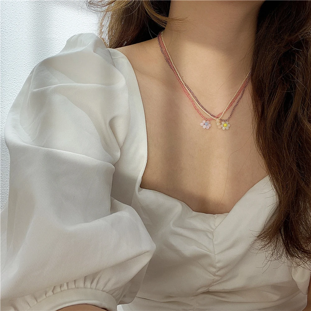 

Ожерелье женское, акриловое, с подвеской в виде цветка маргаритки