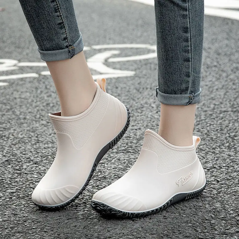 Waterproof PVC Rain Boots Women Ankle Rain Shoes Fashion Outdoor Rainboots Ladies Non-Slip Warm Plush Cotton Silicone Boots