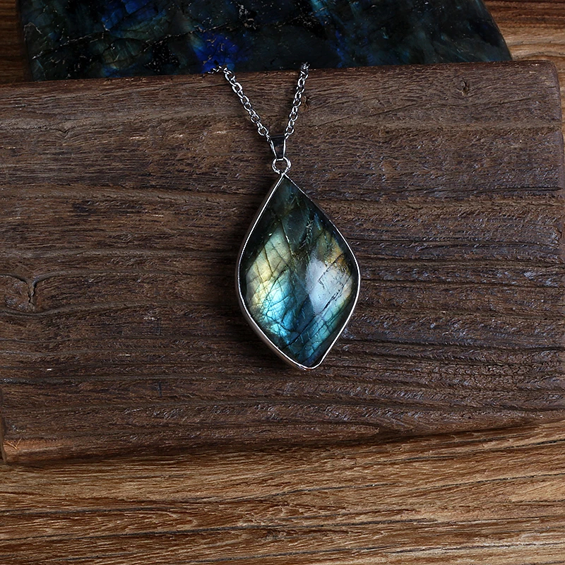 

Natural Labradorite Pendant Necklaces Men Energy Stone Moonstone Necklaces for Women Fashion Jewelry Gift Collier en labradorite