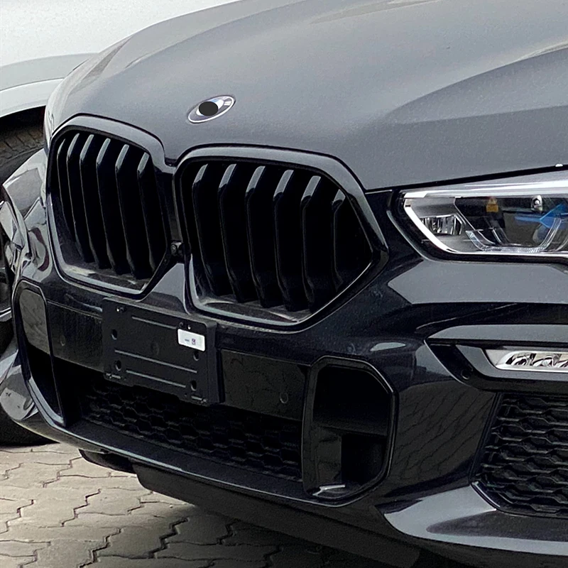 

1 Set For BMW X6 G06 2020 Front grille The whole body is bright black, 1-line shape Hole with lamp position