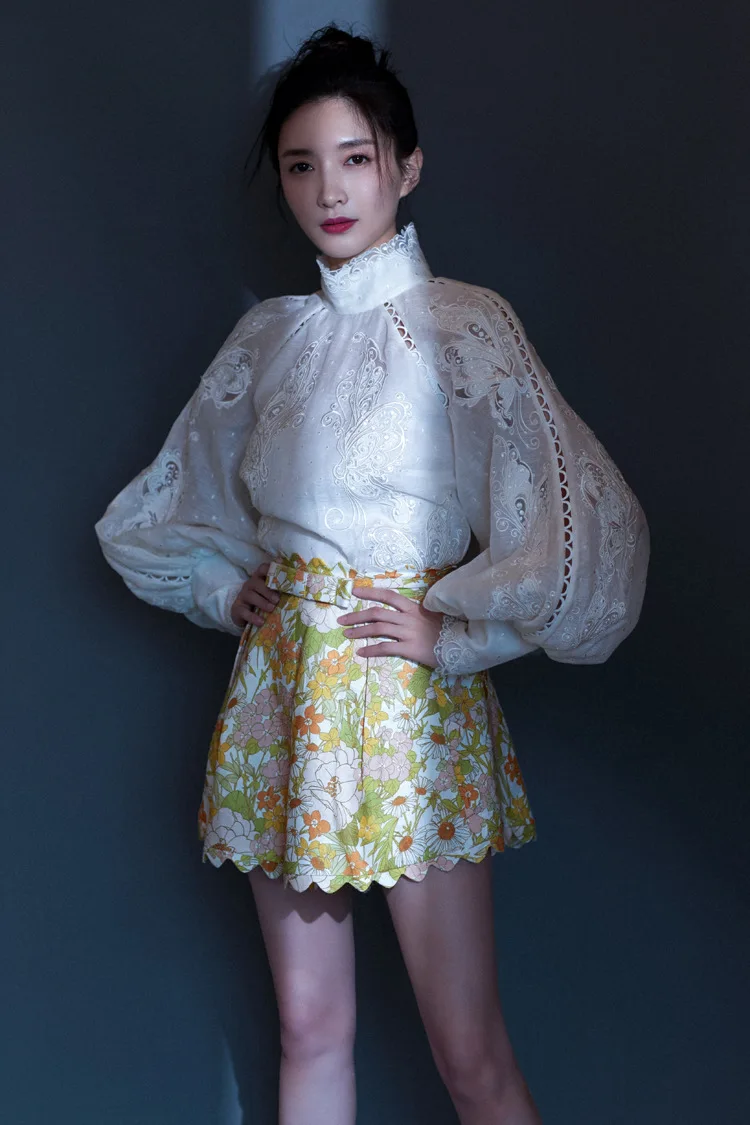 Осень 2019 Новое поступление открытая белая кружевная женская блузка с буфами на