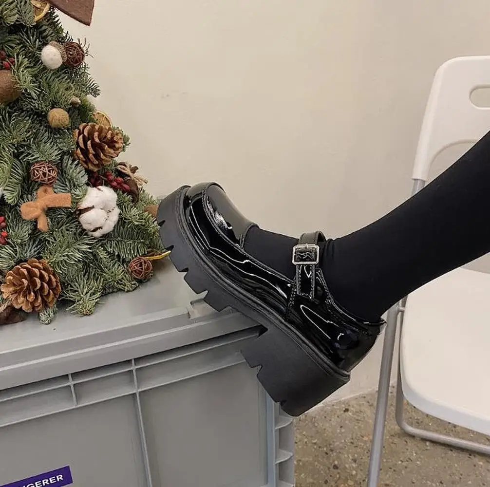 

Туфли женские кожаные на толстой подошве, с пряжкой, весна 2021