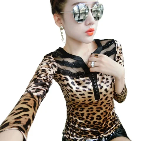 

Spring and autumn long-sleeved slim t-shirt tops women 2021 new lace v-neck beauty back t-shirt fashion bottoming shirt