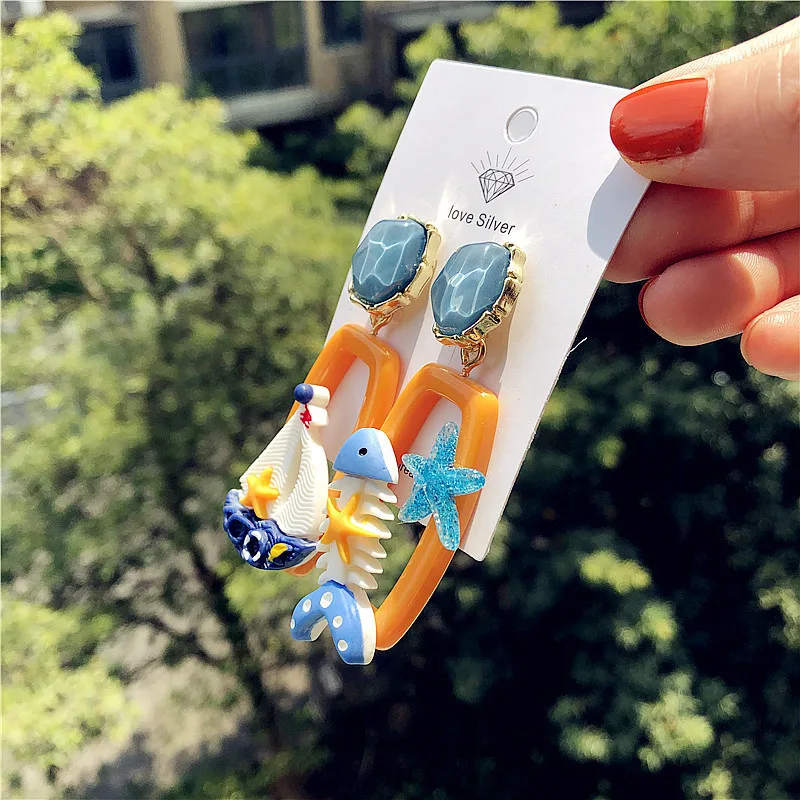 

Disney Summer Holiday Daisy Duck Resin Fashion Earrings Girls Eardrop Donald Duck Cute Ear Pendant 925 Silver Needle