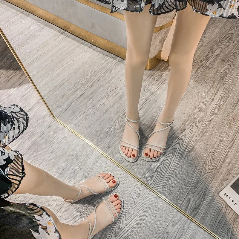 

CEYANEAO Women Sandals Round Head Rhinestone Metal Bling Female Sandals Fashion Crystal Open Toe Casual Big Size Beach Sandals