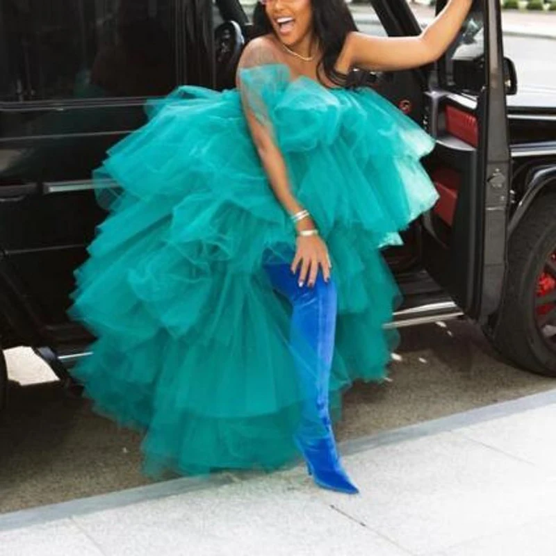 Длинное вечернее платье с открытыми плечами из тюля | Свадьбы и торжества