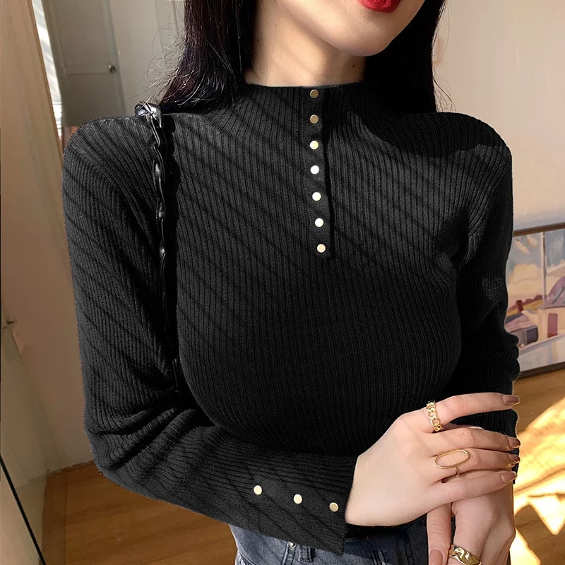 Элегантный вязаный свитер на пуговицах с полувысоким воротником и длинным