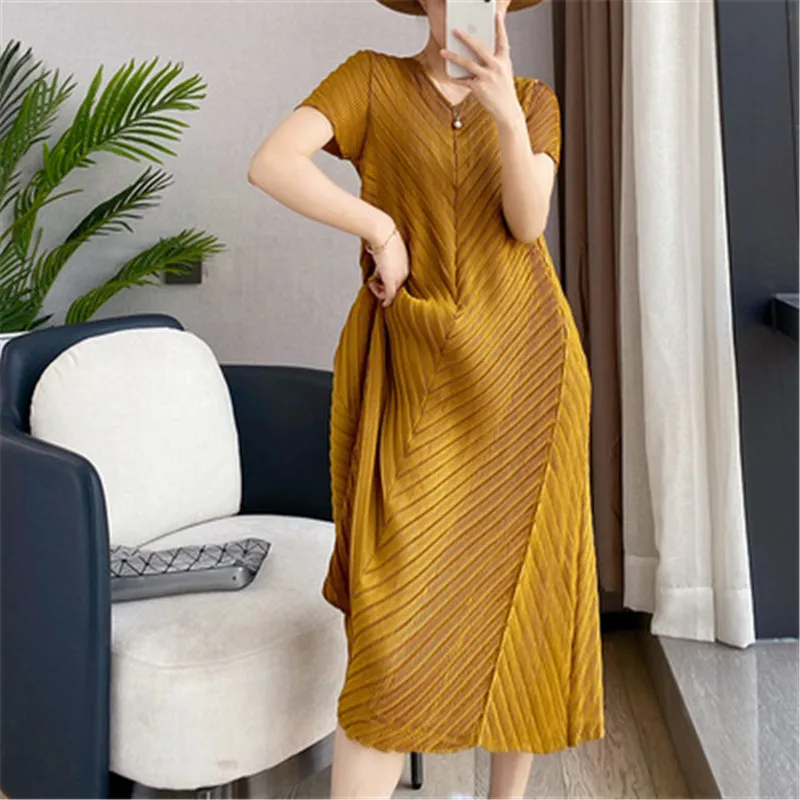 

Miyake pleated dress 2021 summer new multicolor pleated fashion comfortable mid-length dress short sleeve loose large size women