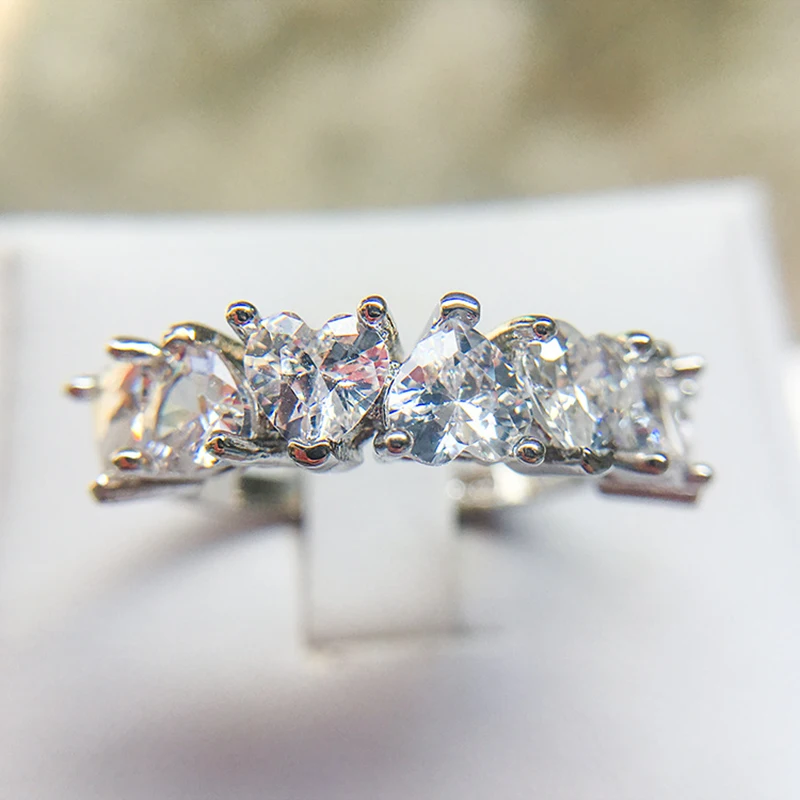 Серебряное кольцо с цирконом простое обручальное обручальные кольца цирконием