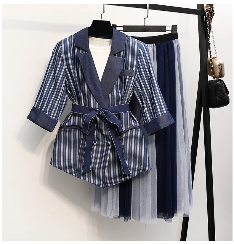 Подиумные модные весенние женские двубортные блейзеры цвета хаки в полоску с