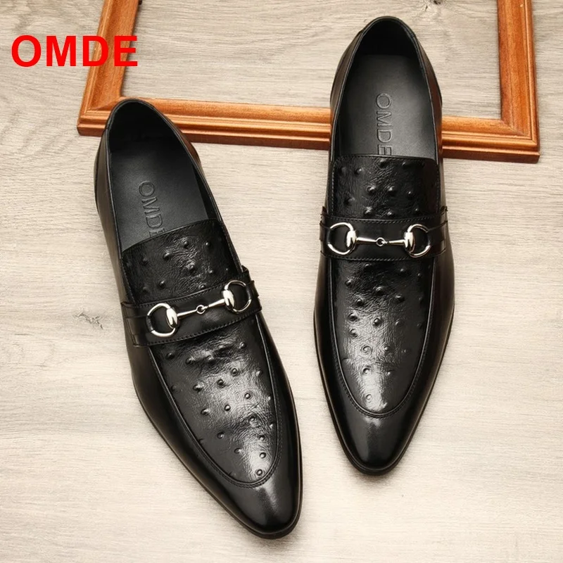 

Мокасины OMDE мужские с узором страуса, мягкие лоферы, заостренный носок, без застежки, Классическая Роскошная Повседневная Свадебная обувь, ...
