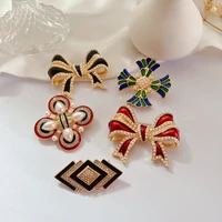 wholesale palace retro french style small fragrance bow drop glaze enamel pearl brooches vintage pins