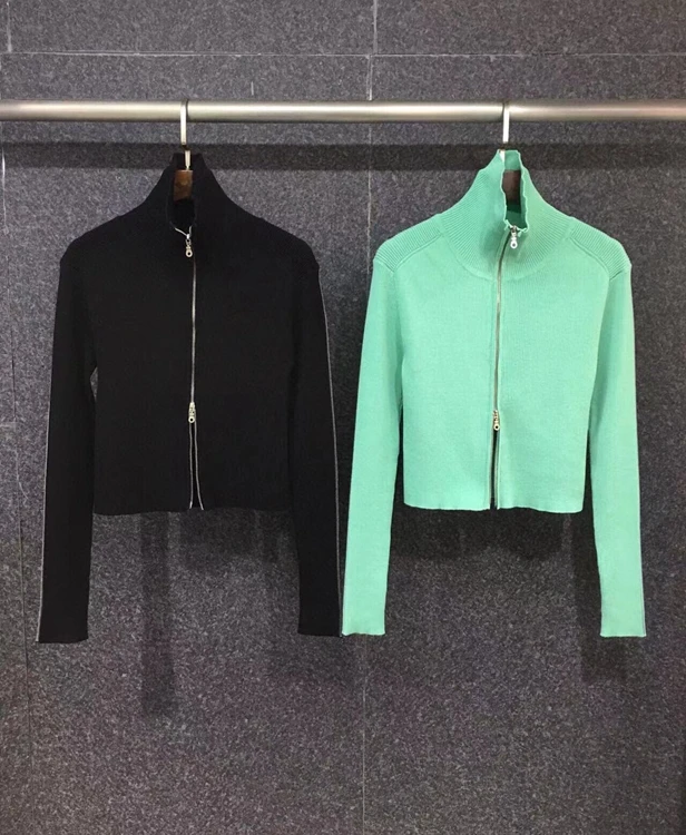 

2021 new women fashion bib small high neck zipper decoration solid color long-sleeved versatile knitted sweater 1029
