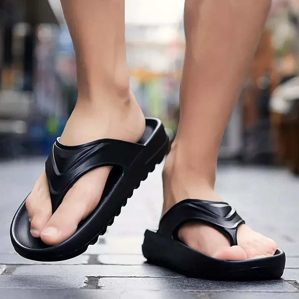 Мужские шлепанцы однотонные уличные мужские удобные эластичные плотные