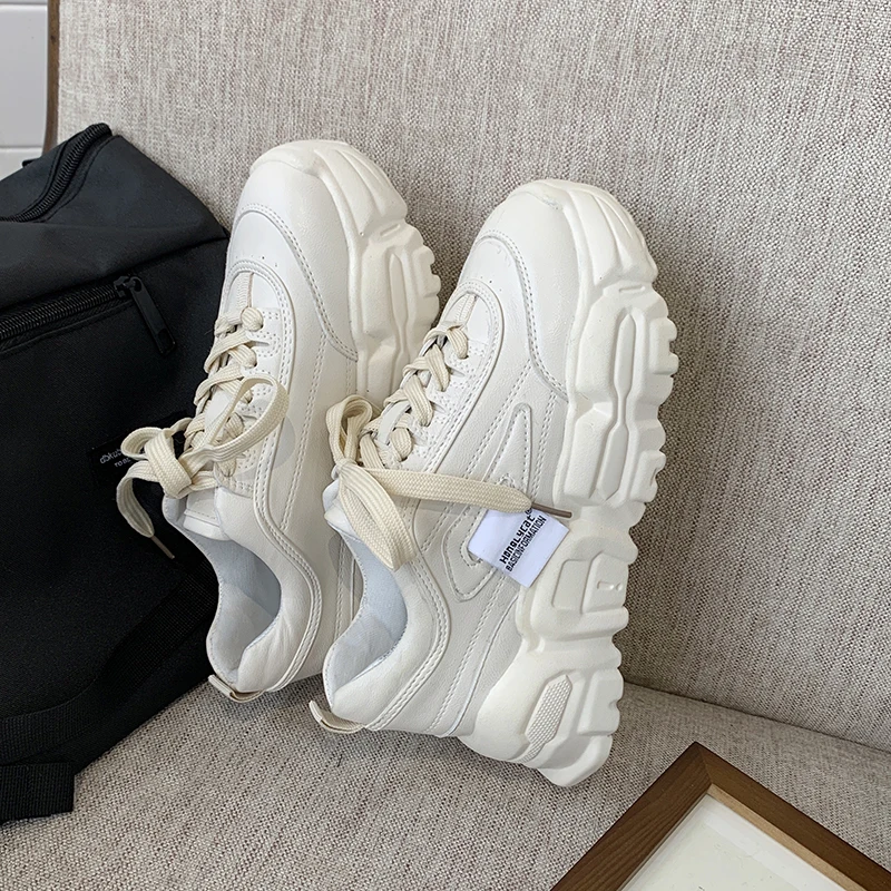 Женские кроссовки из ПУ кожи белые на толстой подошве для бега весна 2020 | Спорт и