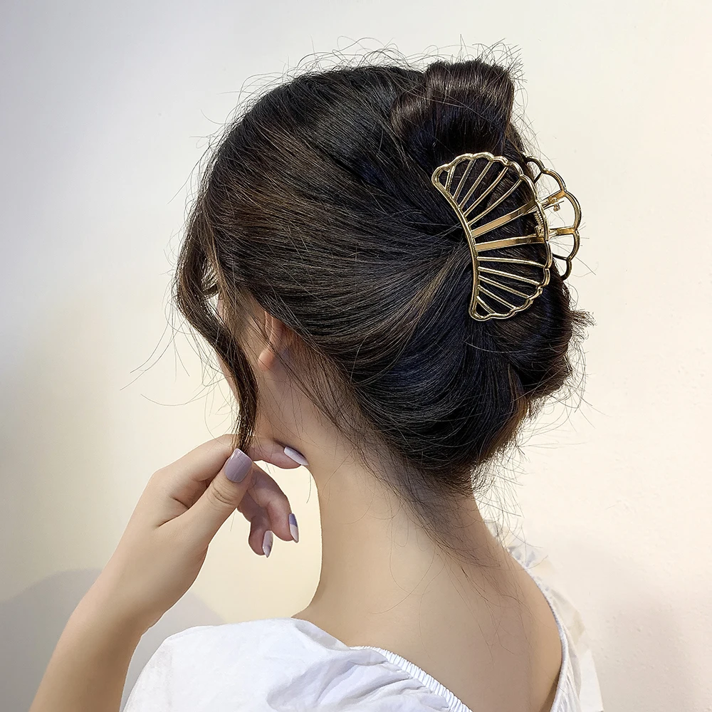 

Fashion Gold Color Hair Claw Shell Design Metal Hair Clips Hollow Out Geometry Sector Shape Hairpins for Women Hair Accessories