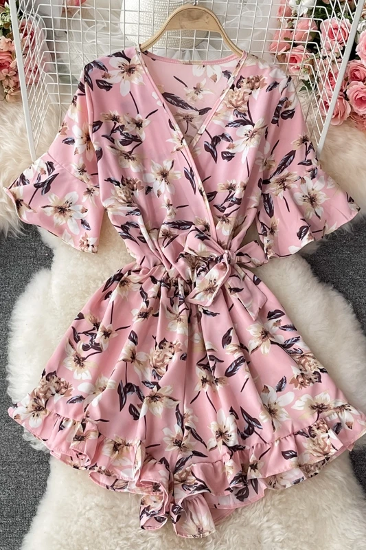 

2021 Summer New Temperament Lace-up V-neck Floral One-piece Waist Slimming Jumpsuit Wide-leg Shorts