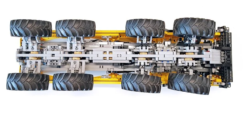 

[custom made] technology building block MOC Tatra T813 cross country rock climbing car remote control assembly toy car model
