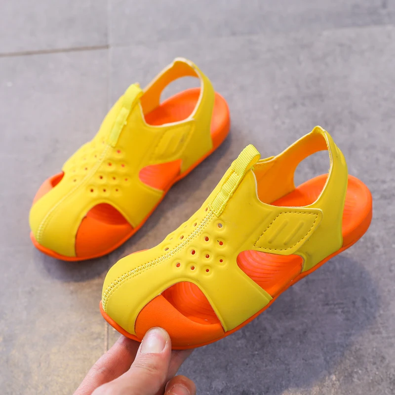 Детские разноцветные сандалии новинка 2020 Корейская летняя обувь для мальчиков