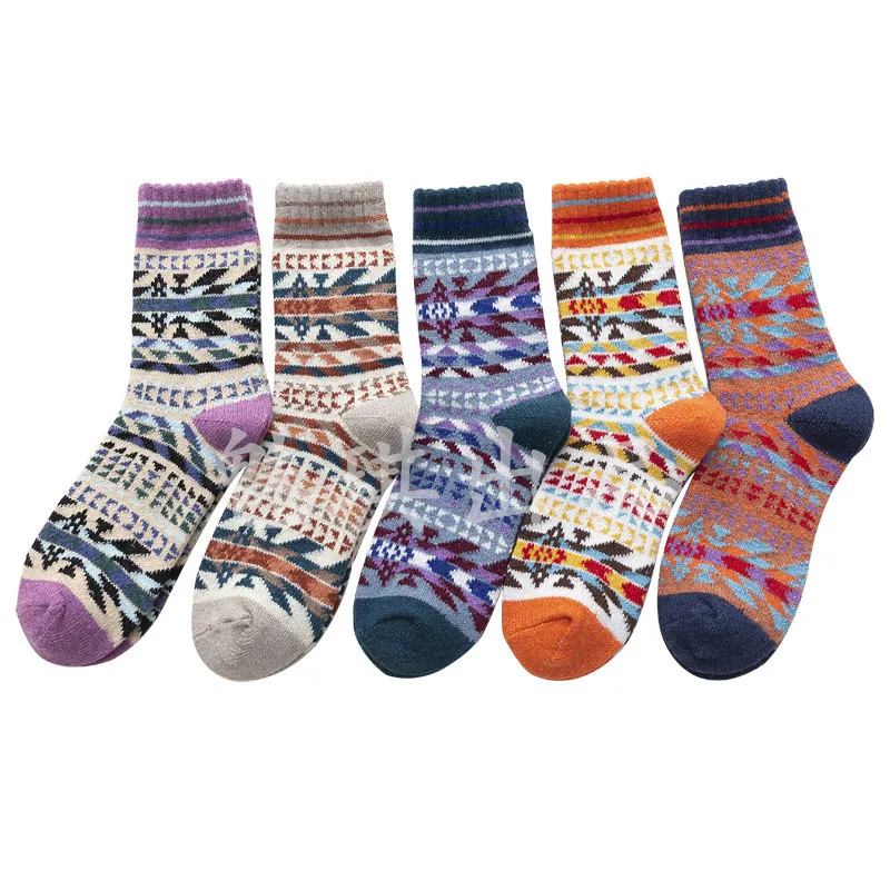 

New socks thicken warm ladies wool color European and American style women socks in autumn and winter