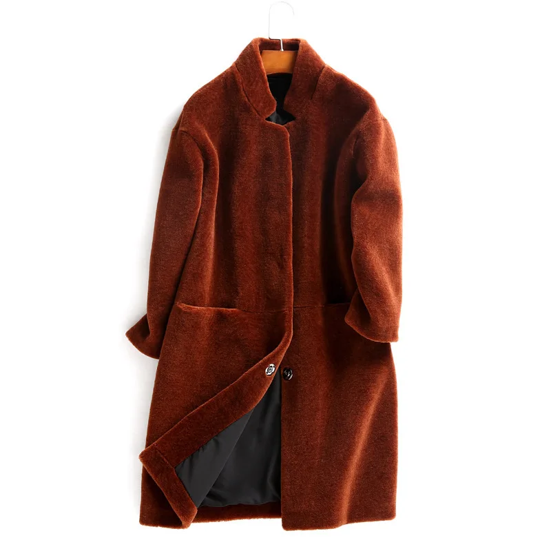 Шуба женская из натуральной овечьей шерсти Осень-зима 2020 | Женская одежда