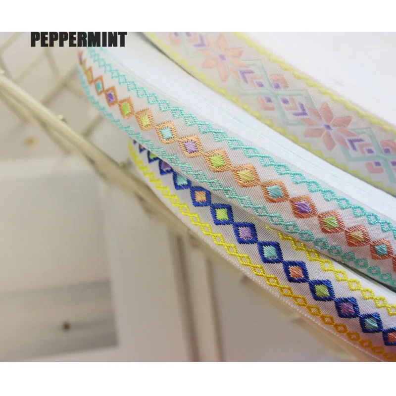 Лента с цветочной вышивкой 2 ярда | Дом и сад