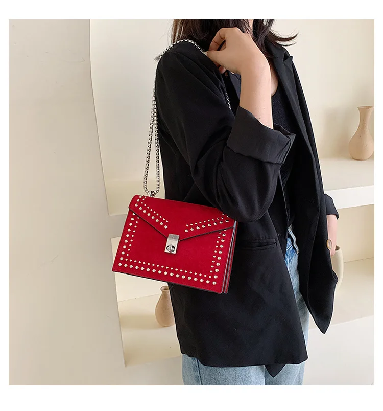 Винтажные кожаные сумки через плечо для женщин, дорожная сумка на цепочке, модная маленькая сумка на плечо с заклепками