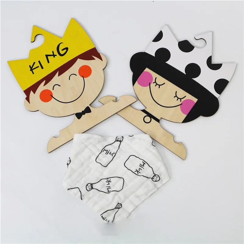 

Nordic INS Wooden Lovely King/ Princess/Girl Wall Hangers Children Room Decoration Handmade Baby Clothing Hangers