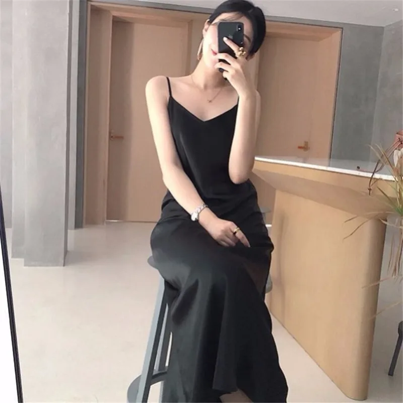 

Limiguyue summer Spaghetti Strap V Neck Dress Women Vintage Dresses Sexy Satin Slip Dress Midi A-Line Dresses Vestidos K2347