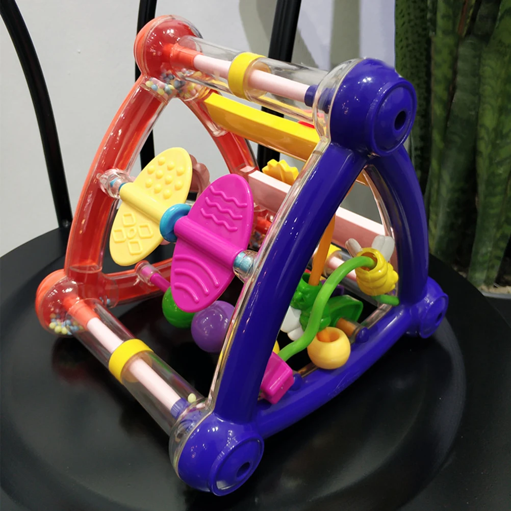 Детская треугольная игрушка погремушка с откидной крышкой развивающая для