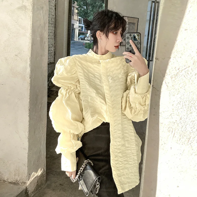 

SuperAen Новинка 2022 модные весенние французские плиссированные топы с подставкой, однотонные повседневные женские рубашки