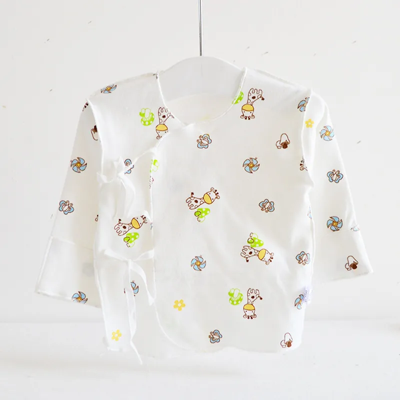 Распашонка для новорожденного до трёх месяцев на завязках с рисунком животных 100%