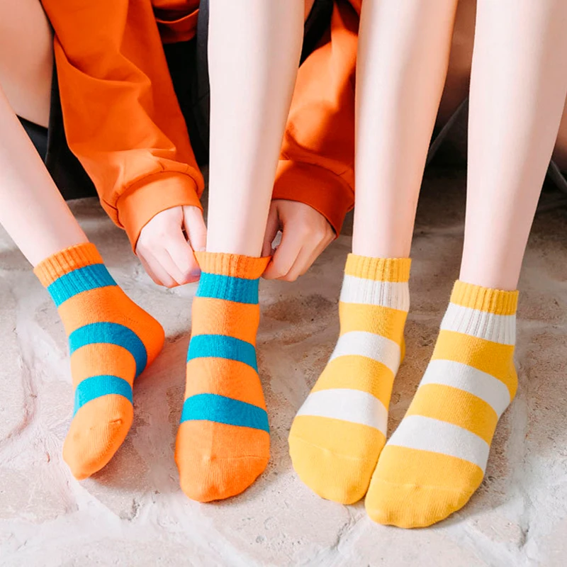 

Смешные Милые хлопковые свободные полосатые короткие носки, женские модные красочные Дизайнерские Длинные носки в стиле Харадзюку в стиле ...